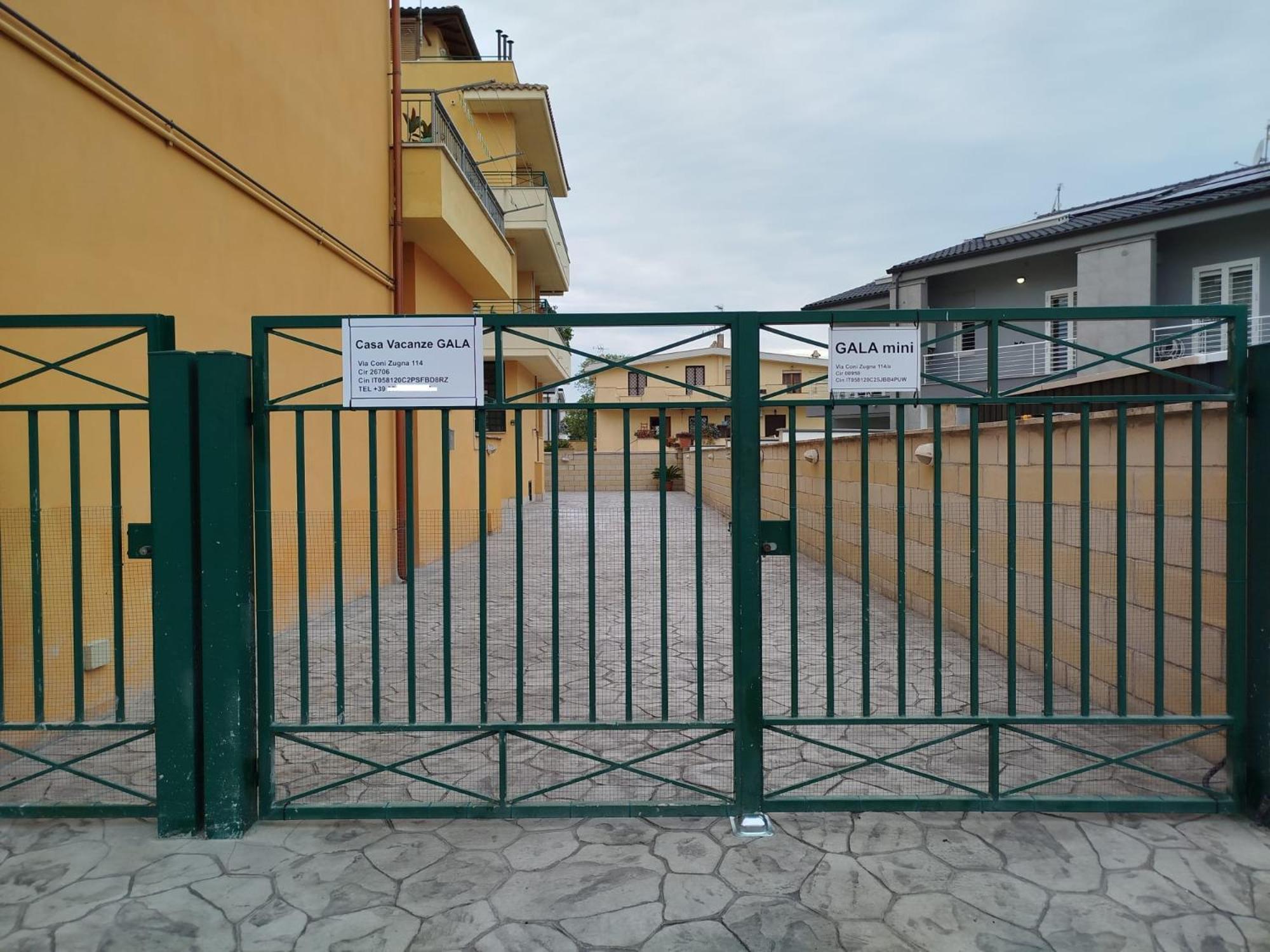 Gala Mini Apartment Fiumicino Exterior photo